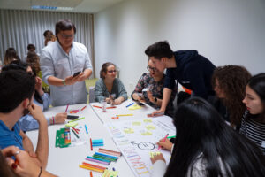 EL PROGRAMA ‘ECUADRADO’ OFRECE 60 PLAZAS A UNIVERSITARIOS CÁNTABROS PARA FORMARSE EN HABILIDADES COMO EL PENSAMIENTO CRÍTICO O EL TRABAJO COLABORATIVO