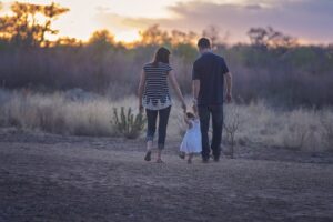 El Consejo de Ministros aprueba la ley de Familias que extiende permisos y beneficios a todas las formas de convivencia
