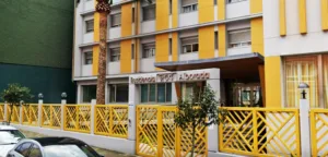 La residencia Alborada sanciona a tres auxiliares por posibles tratos vejatorios a ancianos.